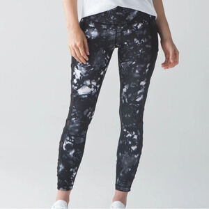 Lululemon Rise and Flow Pant (Full-On Luxtreme) Dusk Dye White/Black - Size 8